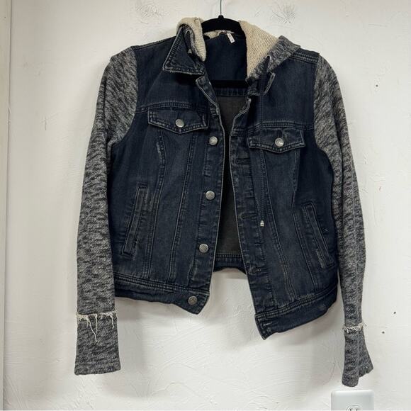 Free People Denim Hoodie Jacket With Grey Sweater Sleeve Womens Medium Jean - Picture 2 of 12